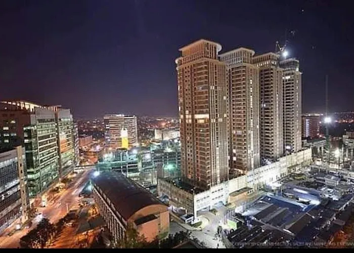 Morgan Bgc Shortwalk1 Venice Mall Free Pool Apartment Manila