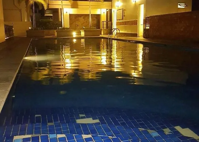 Morgan Bgc Shortwalk1 Venice Mall Free Pool Apartment Manila