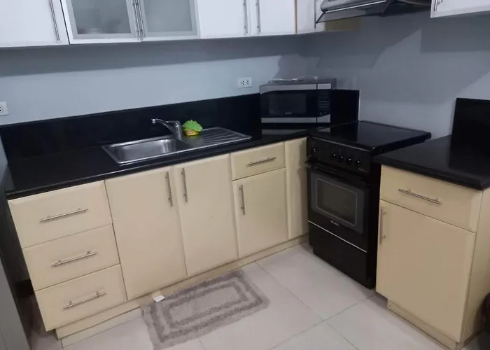 Morgan Bgc Shortwalk1 Venice Mall Free Pool Apartment Manila